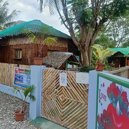 Moalboal Bamboo House / Rooms Exteriér fotografie